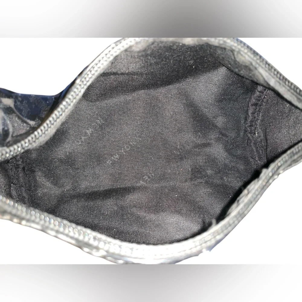 NY&CO Makeup Bag Zipper Closure